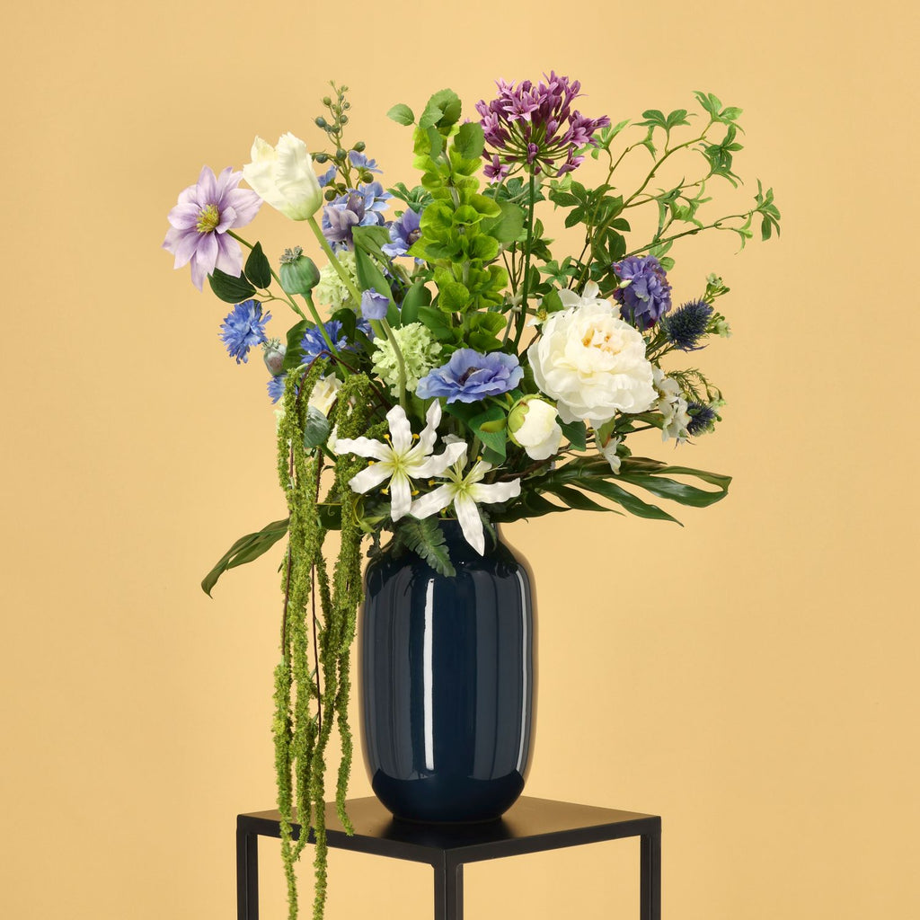 Handgebonden kunstboeket Maeve Riga - Wit/Blauw